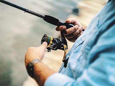 أدوات صيد السمك بالصنارة