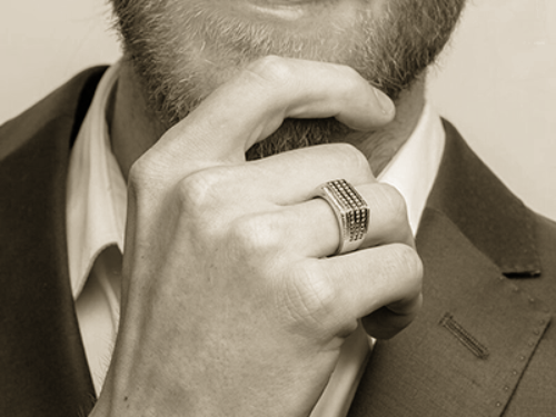 دليل الرجل إلى لبس الخاتم